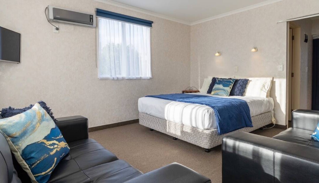 parklands-motel-apartments-te-anau-accomodation-family-room-1